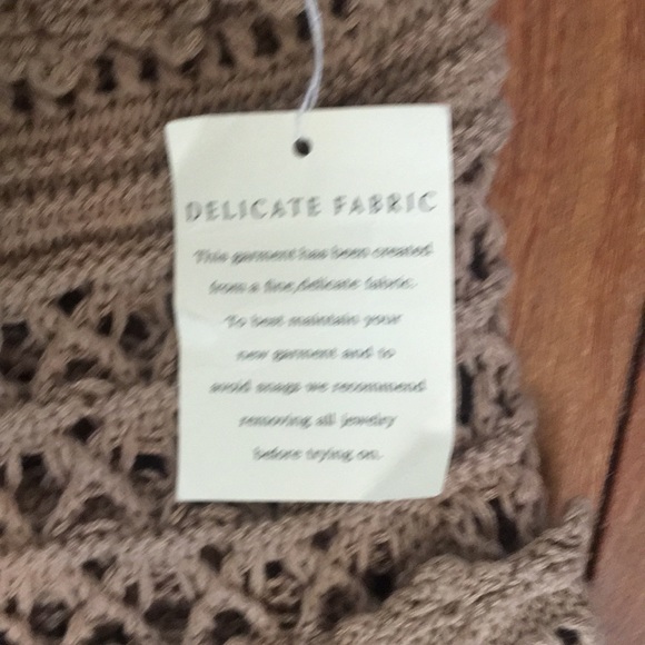 Beautiful Tank - Picture 2 of 7